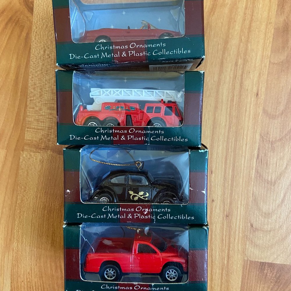 Set of 4 NIP Maisto Christmas Ornaments Die Cast Metal and Plastic Collectible